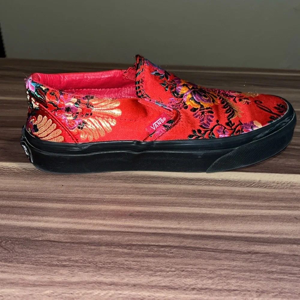 Vans classic festival slip on red satin Chinese new year women sz 5 1/2 men’s 4 - Picture 7 of 13